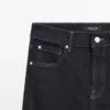 Skinny-Jeans mit hoher Taille und ausgestelltem Bein Skinny-Jeans mit hoher Taille und ausgestelltem Bein