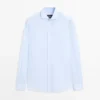 Slim-Fit-Hemd aus 100 % Baumwolle Slim-Fit-Hemd aus 100 % Baumwolle