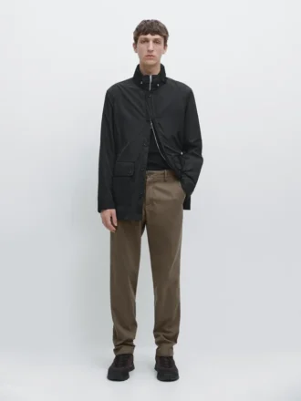 Slim-Fit-Hose mit feiner Struktur