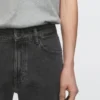 Slim-Fit-Jeans