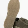 Sneaker aus gespaltenem Wildleder Sneaker aus gespaltenem Wildleder