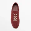 Sneaker aus Spaltleder mit Details Sneaker aus Spaltleder mit Details