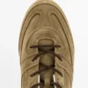 Sneaker aus Spaltleder mit Details Sneaker aus Spaltleder mit Details