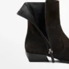 Stiefeletten aus gebürstetem Spaltleder Stiefeletten aus gebürstetem Spaltleder