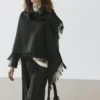 Strickcape aus Wollmischung mit Fransen Strickcape aus Wollmischung mit Fransen