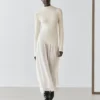 Strickkleid mit passenden Details Strickkleid mit passenden Details