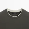 T-Shirt aus 100 % Baumwolle mit kontrastierendem Ausschnitt