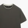 T-Shirt aus 100 % Baumwolle mit kontrastierendem Ausschnitt