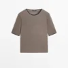 T-Shirt aus Wollmischung mit Kontrastdetail T-Shirt aus Wollmischung mit Kontrastdetail
