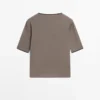 T-Shirt aus Wollmischung mit Kontrastdetail T-Shirt aus Wollmischung mit Kontrastdetail