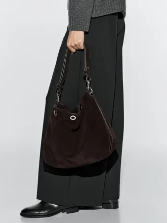 Tasche aus Spaltveloursleder mit Ösen