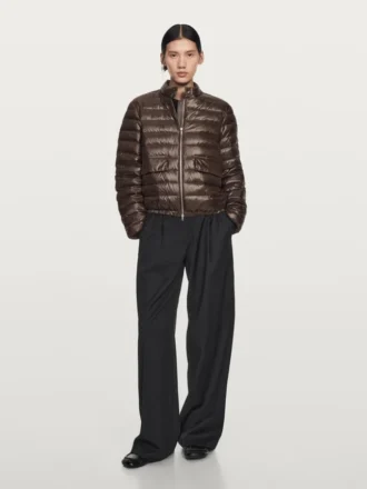wasserabweisende daunenjacke 1 3 330x440 - Wasserabweisende Daunenjacke