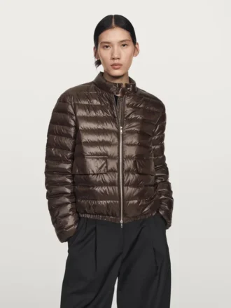 wasserabweisende daunenjacke 2 3 330x440 - Wasserabweisende Daunenjacke