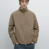 Wasserabweisende Daunenjacke mit hohem Kragen