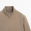 Wasserabweisende Daunenjacke mit hohem Kragen