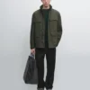 Wasserabweisende Daunenjacke mit Taschen Wasserabweisende Daunenjacke mit Taschen