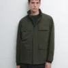 Wasserabweisende Daunenjacke mit Taschen Wasserabweisende Daunenjacke mit Taschen
