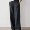 Weit geschnittene Leinen-Hose mit Nadelstreifen