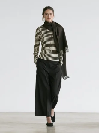 Weit geschnittene, verkürzte Stretch-Woll-Hose