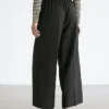 Weit geschnittene, verkürzte Stretch-Woll-Hose