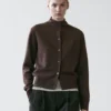 Woll-Cardigan mit hohem Kragen