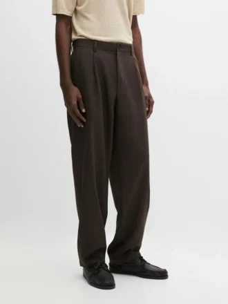 Wollhose mit Abnähern